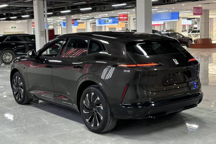 阿维塔07 2024款 Pro+纯电版车身外观6006