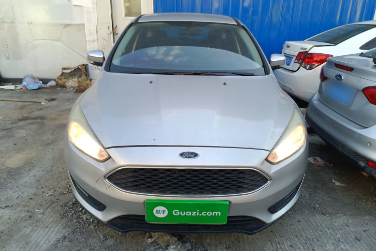 福特 福克斯 2015款 两厢 1.6L 自动舒适型车身外观2