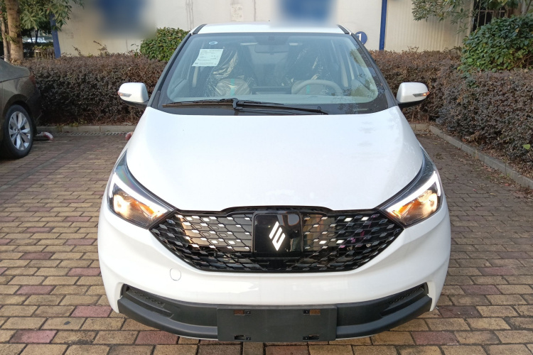 江铃集团新能源 易至EV3 2025款 Plus 330KM舒适型车身外观2