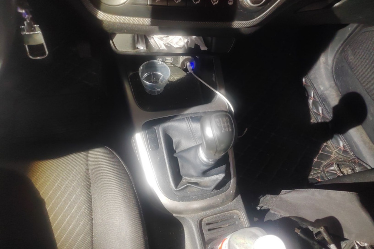 起亚 KX3傲跑 2017款 1.6L 手动傲风版局部细节18