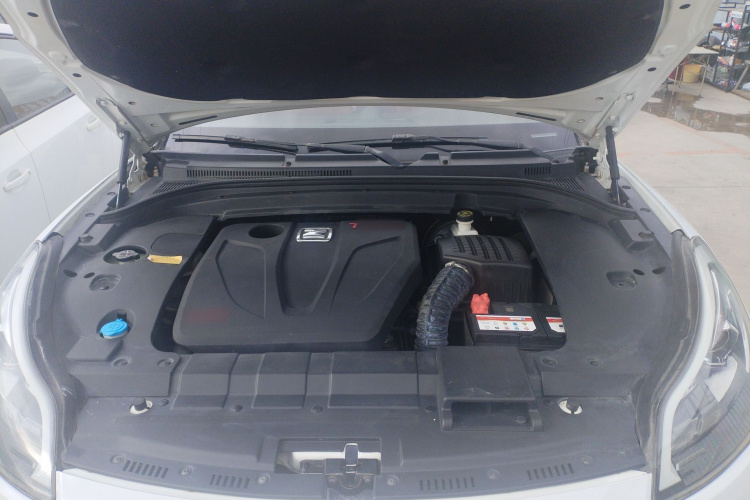 众泰SR9 2017款 2.0T 自动极致之梦版机舱底盘24