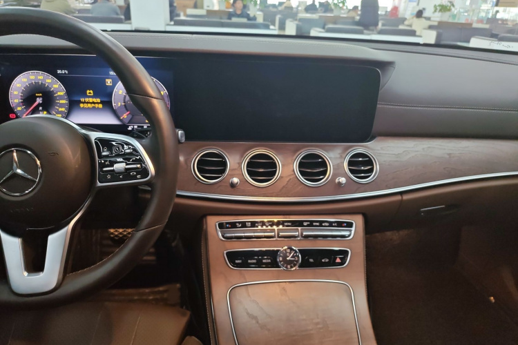 奔驰E级 2020款 改款 E 260 L局部细节16