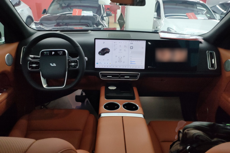 理想汽车 理想L8 2023款 Air中控内饰12