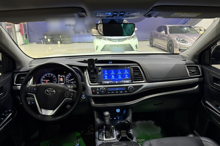 丰田 汉兰达 2018款 2.0T 四驱豪华版 7座 国VI中控内饰7004