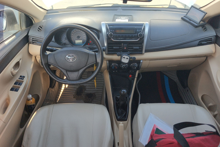 丰田 威驰 2014款 1.3L 手动型尚版中控内饰12