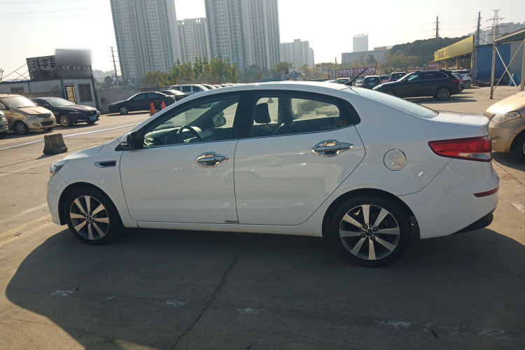 起亚K2 2015款 三厢 1.6L AT Premium车身外观4