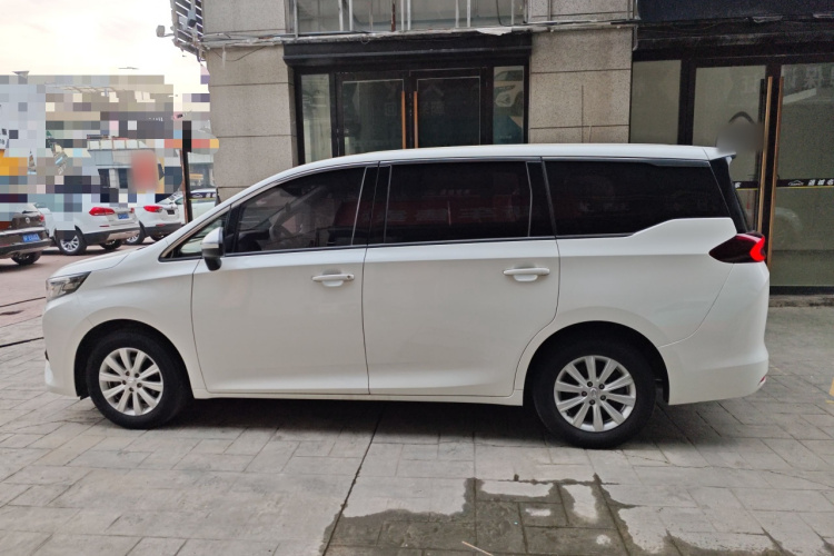 广汽传祺 传祺M6 2019款 270T 自动豪华版（七座）国V车身外观4