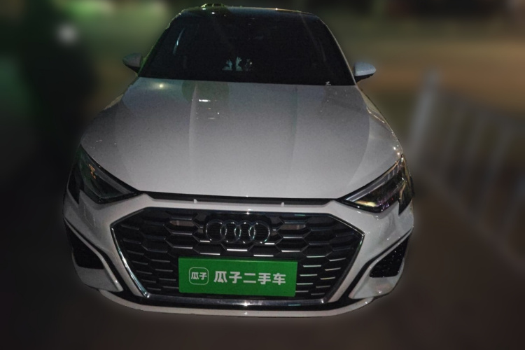 奥迪A3 2022款 Sportback 35 TFSI RS套件燃速型车身外观2