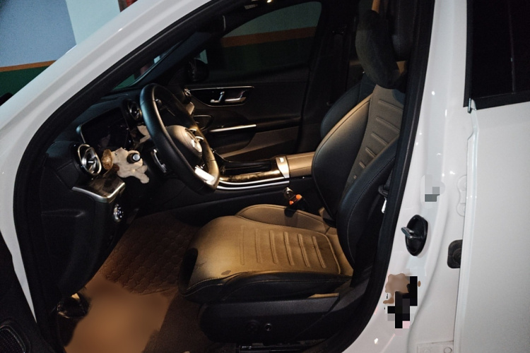 奔驰C级 2023款 改款 C 260 L 运动版局部细节19