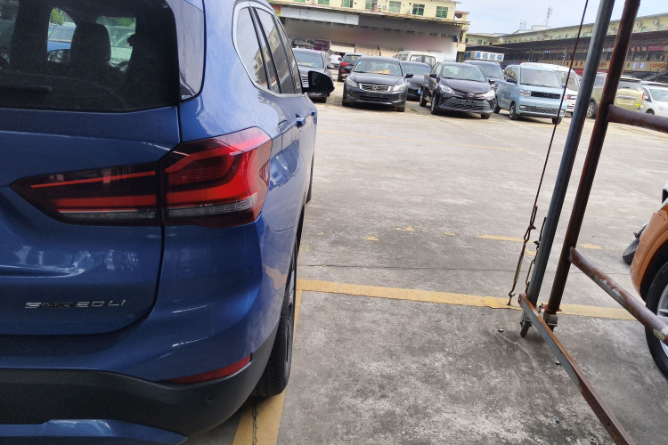 宝马X1 2020款 sDrive20Li 时尚型车身外观9