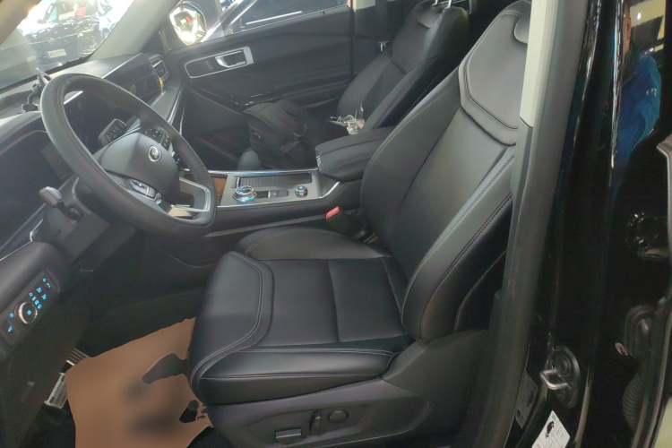 福特 探险者 2024款 2.3T EcoBoost 四驱风尚plus版 7座中控内饰19