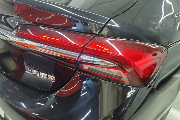 别克 君越 2022款 552T 豪华型车身外观9