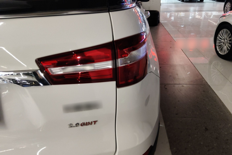 哈弗H6 Coupe 2017款 红标 2.0T 自动两驱尊贵型车身外观9