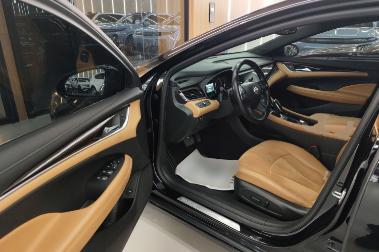 别克 君越 2018款 28T 精英型中控内饰20