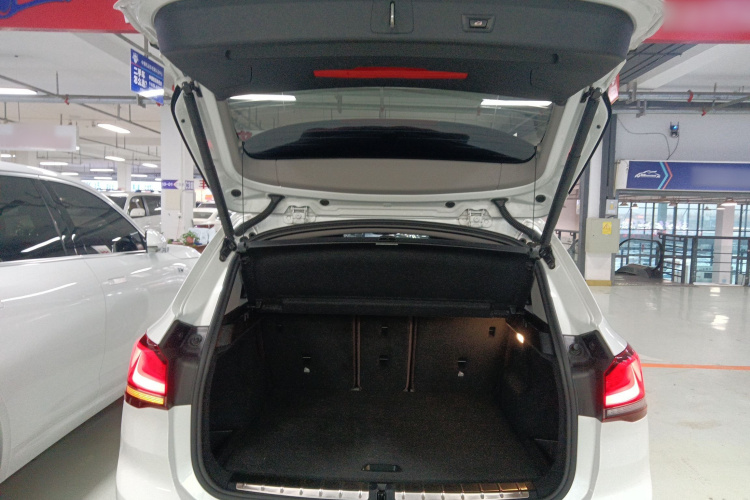 宝马X1 2021款 sDrive20Li 时尚型机舱底盘23