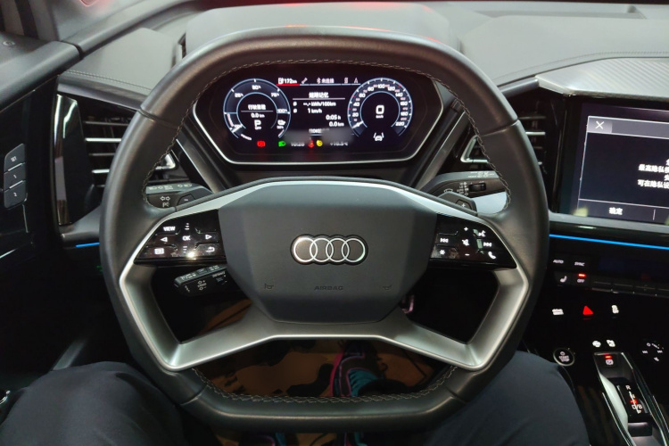 奥迪Q4 e-tron 2023款 40 e-tron 创境版中控内饰13