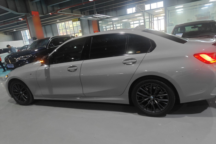 宝马3系 2020款 325Li M运动曜夜套装车身外观4