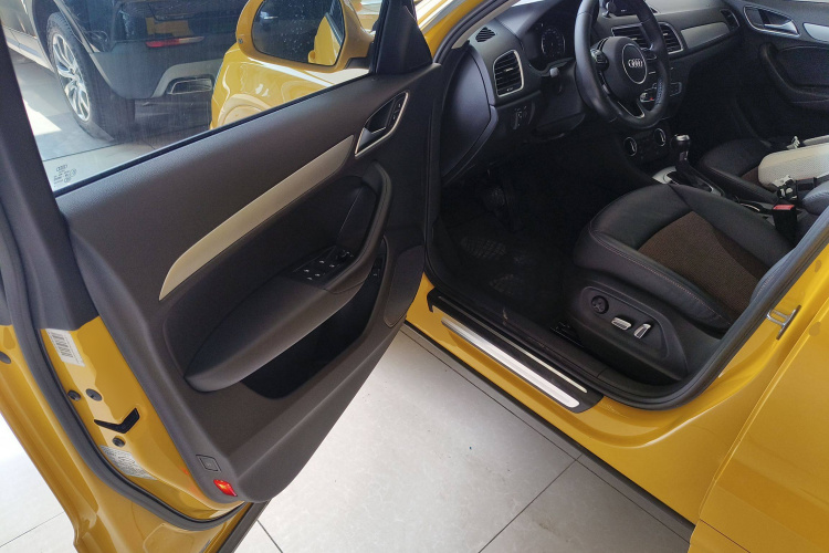 奥迪Q3 2017款 30 TFSI 时尚型中控内饰7003