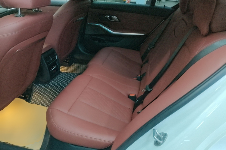 宝马3系 2025款 325Li M运动套装中控内饰7004