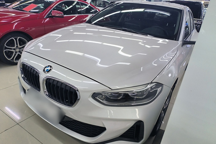 宝马1系 2023款 120i M运动版车身外观1