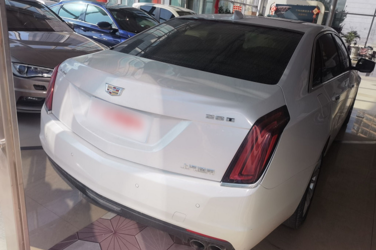 凯迪拉克CT6 2017款 28T 豪华型车身外观7