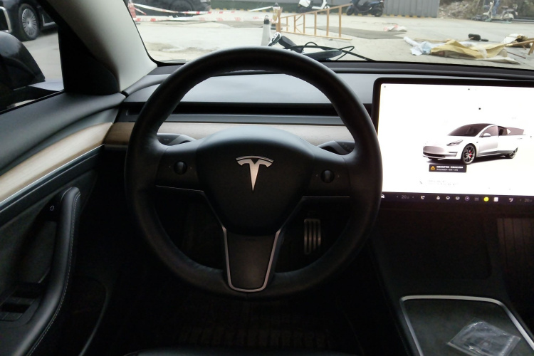 特斯拉 Model 3 2022款 Performance高性能全轮驱动版中控内饰13
