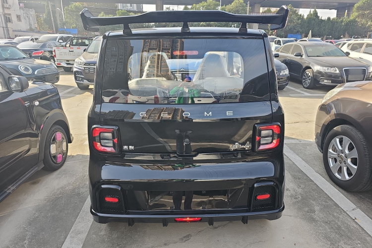 吉利银河 2025款 210km 熊猫卡丁车身外观6