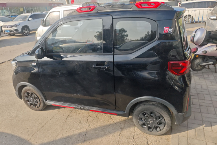 五菱汽车 宏光MINIEV 2022款 GAMEBOY 200km 玩咖款 磷酸铁锂车身外观4