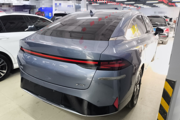 小鹏P5 2022款 550P车身外观7