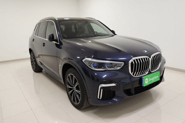 宝马X5 2022款 xDrive 30Li 尊享型M运动套装车身外观3