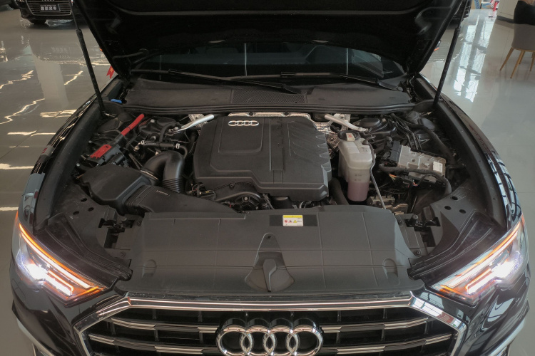 奥迪A6L 2024款 45 TFSI 臻选动感型机舱底盘24