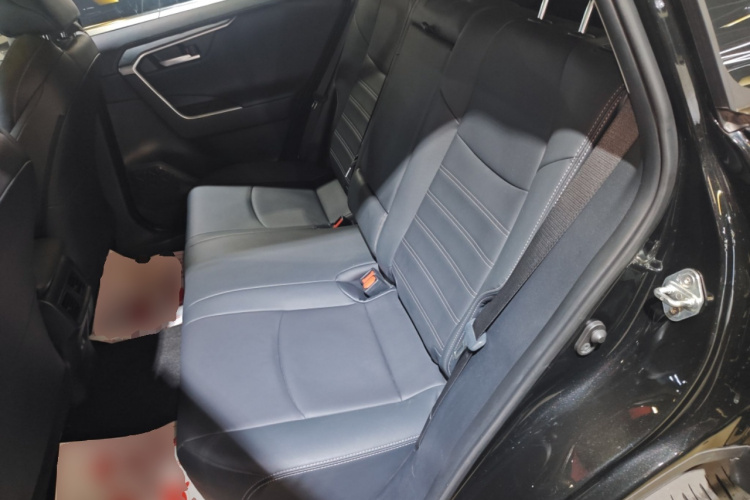 丰田 威兰达 2022款 2.0L CVT两驱豪华PLUS版中控内饰7004