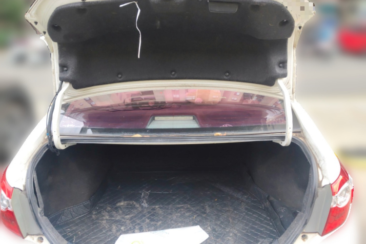 丰田 雷凌 2014款 1.6G 手动精英版中控内饰23