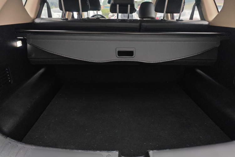 宝骏560 2016款 1.5T 手动豪华型机舱底盘23