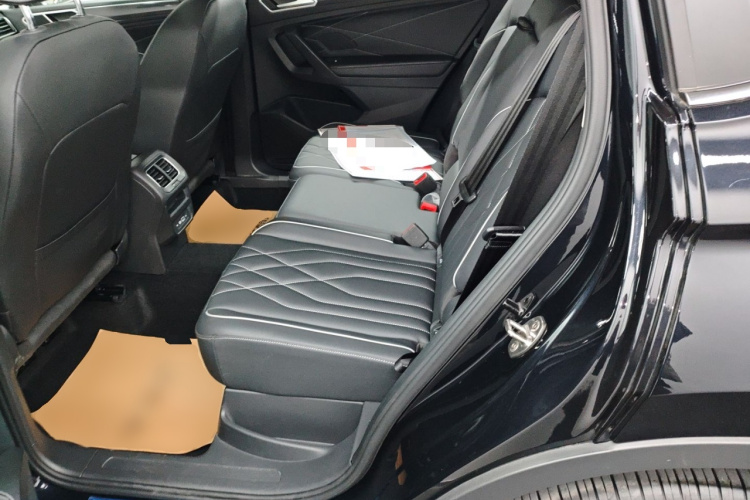 大众 途观L 2024款 出众款 330TSI 自动两驱R-Line龙耀版中控内饰21