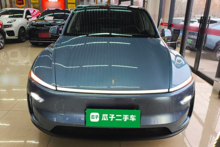 特斯拉 Model Y 2025款 后轮驱动版车身外观2