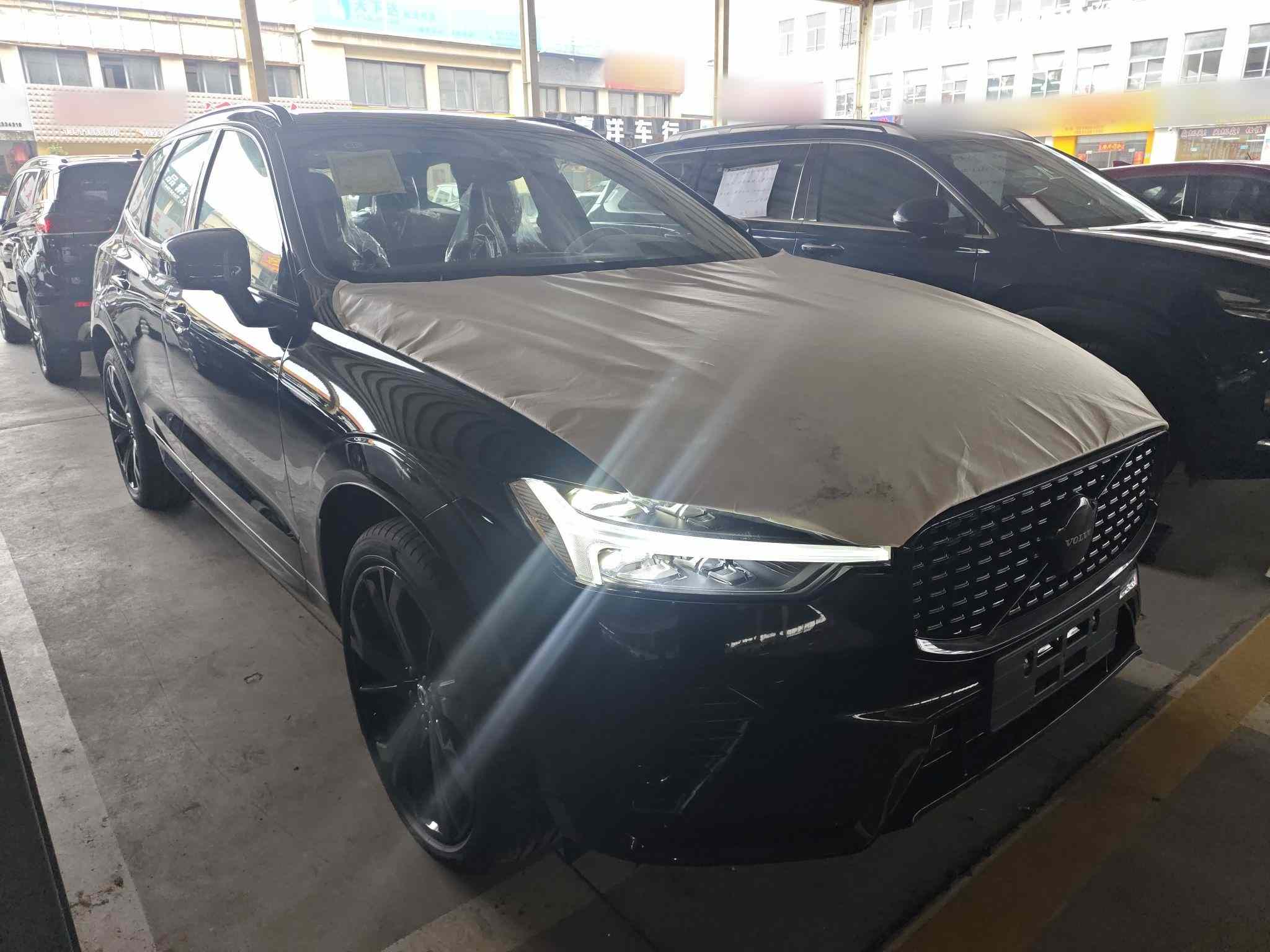沃尔沃XC60 2025款 B5 四驱智远极夜黑版(5)