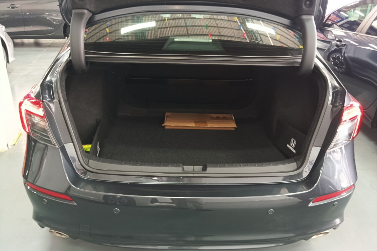 本田 思域 2022款 240TURBO CVT燃动版机舱底盘23