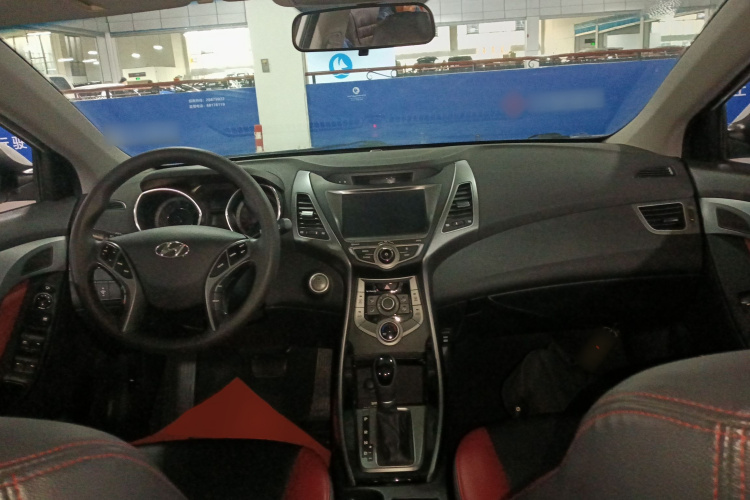 现代 朗动 2016款 1.6L 自动尊贵型中控内饰7002