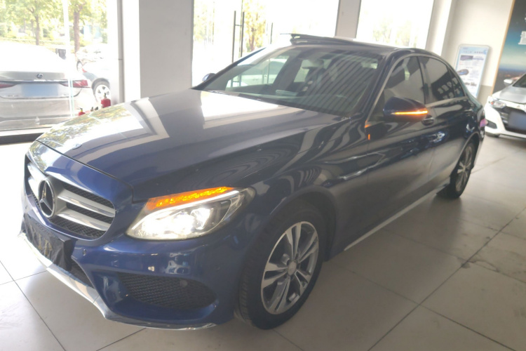 奔驰C级 2015款 改款 C 200 L 运动型车身外观4
