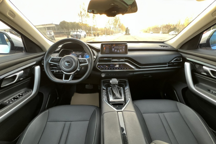 众泰T500 2018款 1.5T 自动智能互联尊贵型中控内饰7004