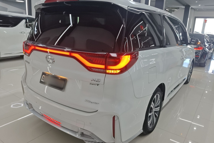 广汽传祺 传祺M8 2020款 领航款 390T 尊贵版车身外观7