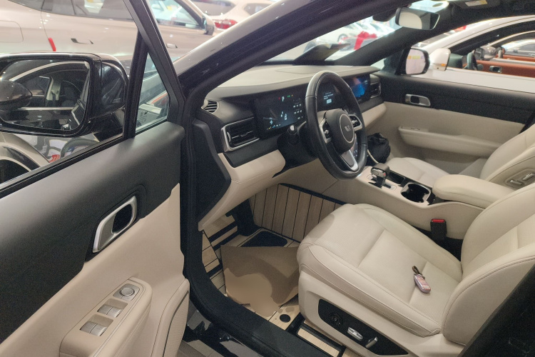 理想汽车 理想ONE 2021款 增程6座版中控内饰7003