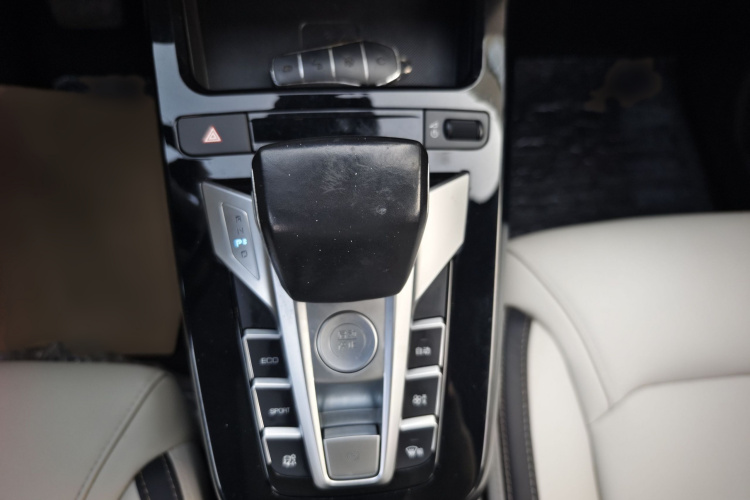 比亚迪 元Pro 2021款 一生一世版中控内饰7012