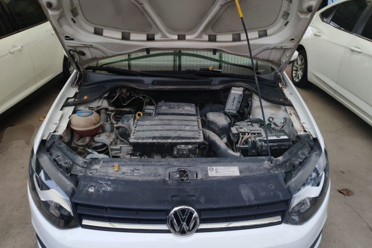 大众 Polo 2016款 1.4L 自动风尚型机舱底盘24