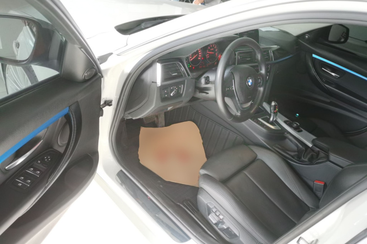 宝马3系 2018款 320Li 时尚型中控内饰7003