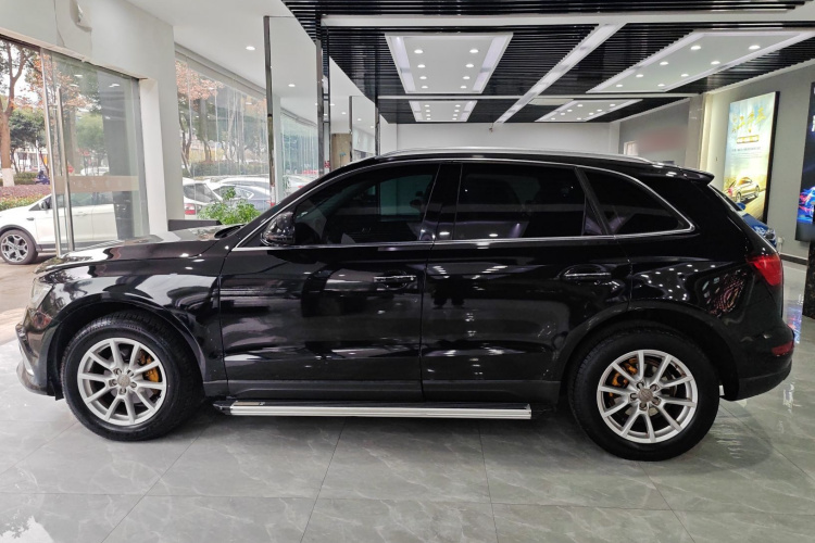 奥迪Q5 2016款 40 TFSI 进取型车身外观4