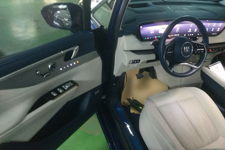 别克GL8新能源 2024款 陆尊 奢享版 6座中控内饰20