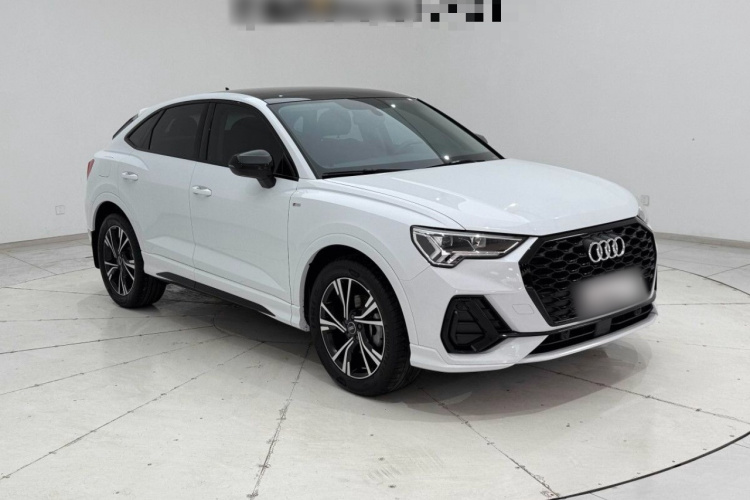 奥迪Q3 Sportback 2022款 40 TFSI 时尚型车身外观6002