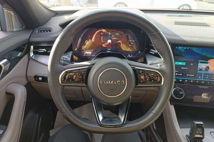 领克09 EM-P 2023款 2.0TD EM-P 远航版PM 七座局部细节13